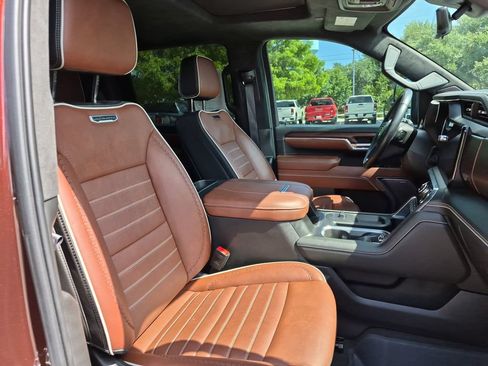 Used 2024 GMC Sierra 2500 Denali Ultimate AWD/4WD image 39