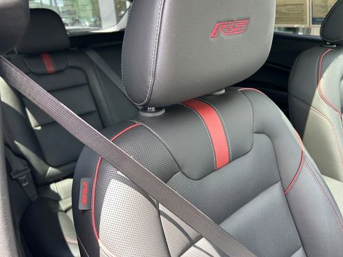 Used 2024 Chevrolet Trax RS w/ Sunroof Package FWD image 24