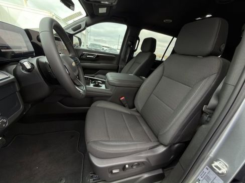 New 2026 Chevrolet Suburban LS image 16