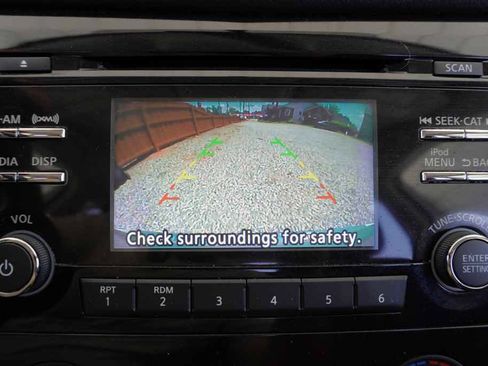 Used 2017 Nissan Rogue S FWD image 13