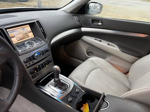 Used 2012 INFINITI G37 x w/ Premium Pkg image 12
