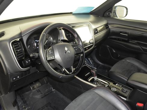 Used 2020 Mitsubishi Outlander LE image 35