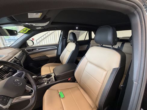 Used 2023 Volkswagen Atlas Cross Sport SEL AWD/4WD image 12