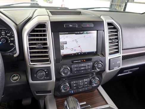 Used 2015 Ford F150 Lariat RWD image 45