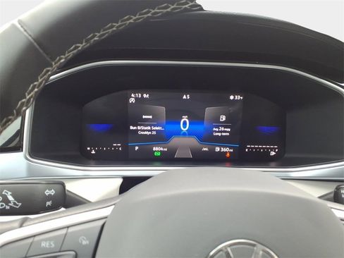 Used 2025 Volkswagen Taos SE w/ Panoramic Sunroof Package image 24