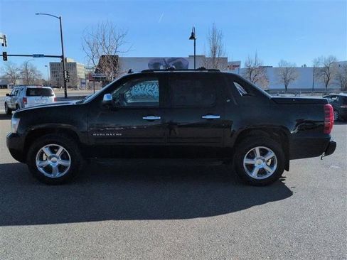 Used 2011 Chevrolet Avalanche LT w/ Suspension Package, Off-Road image 2