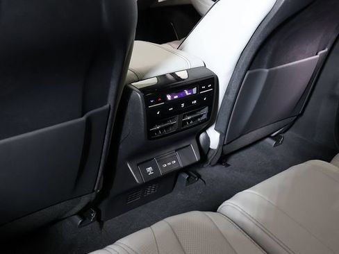 Certified 2026 Acura MDX SH-AWD w/ Advance Package image 16