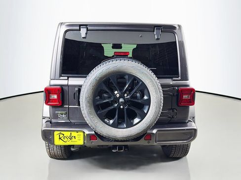 Used 2021 Jeep Wrangler Unlimited Sahara AWD/4WD image 7