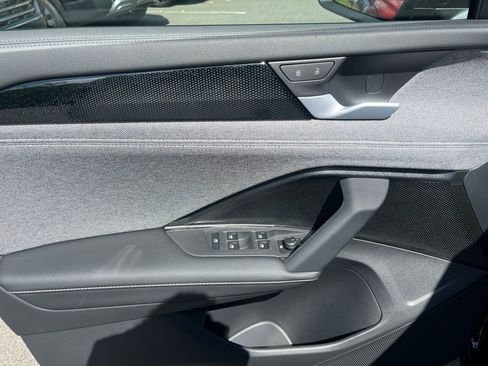 New 2025 Volkswagen Tiguan S image 8