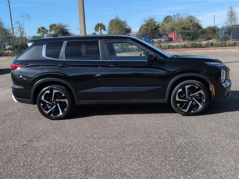 Used 2024 Mitsubishi Outlander SE image 9