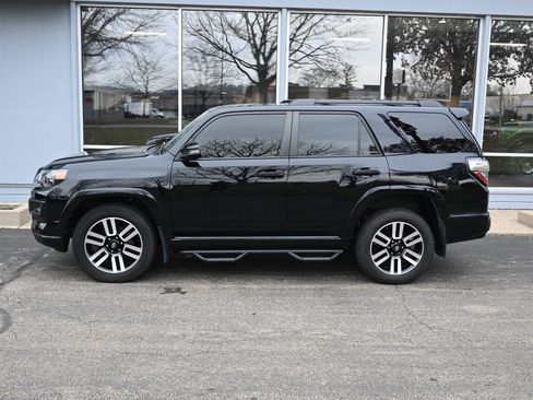 Used 2022 Toyota 4Runner Limited image 2