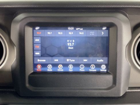 Used 2022 Jeep Wrangler Sport S image 25