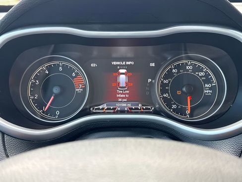 Used 2018 Jeep Cherokee Trailhawk w/ Cold Weather Group AWD/4WD image 14