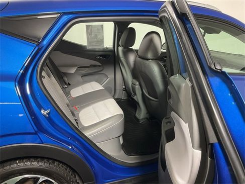 Used 2023 Chevrolet Bolt EUV Premier w/ Sun & Sound Package image 33