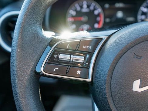 Used 2023 Kia Forte LXS image 19