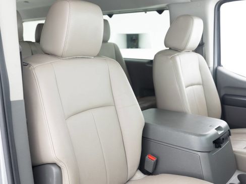 Used 2016 Nissan NV 3500 SL image 28