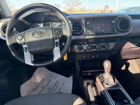 Certified 2019 Toyota Tacoma SR5 image 10