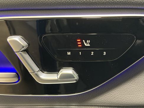 Used 2025 Mercedes-Benz GLC 300 4MATIC image 8