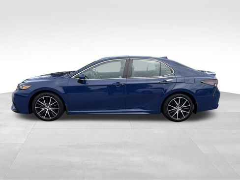 Used 2023 Toyota Camry SE w/ Cold Weather Package AWD/4WD image 21