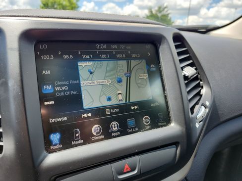 Used 2016 Jeep Cherokee Limited AWD/4WD image 18