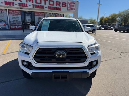 Used 2019 Toyota Tacoma SR5 image 4