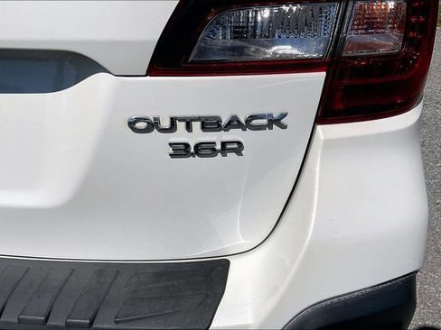 Used 2019 Subaru Outback 3.6R Limited AWD/4WD image 24