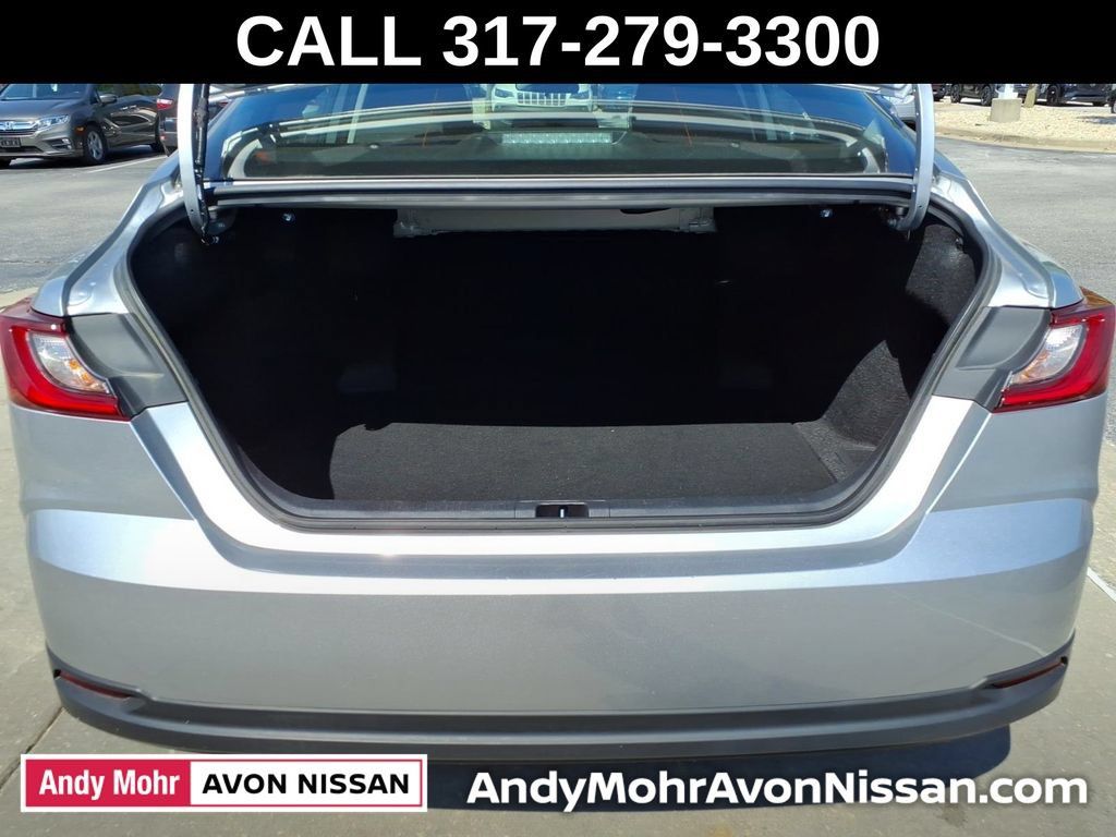 Used 2025 Toyota Camry LE FWD image 9