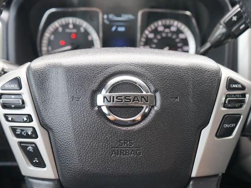 Used 2017 Nissan Titan SV AWD/4WD image 26