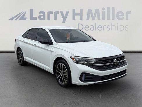 Used 2024 Volkswagen Jetta Sport FWD image 8