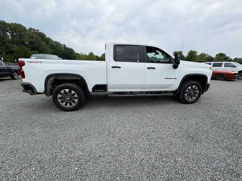 Used 2023 Chevrolet Silverado 2500 Custom w/ Custom Value Package AWD/4WD image 8