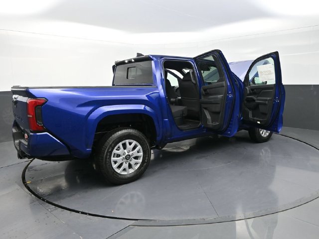 Used 2025 Toyota Tacoma SR5 w/ SR5 Upgrade Package AWD/4WD image 44