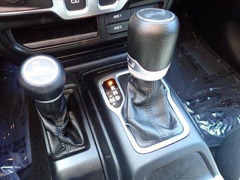 Used 2021 Jeep Wrangler Sport AWD/4WD image 13