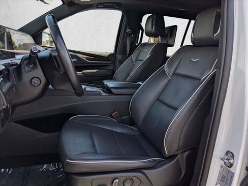 Used 2023 Cadillac Escalade Premium Luxury RWD image 17