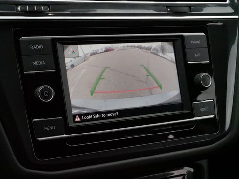 Certified 2022 Volkswagen Tiguan S image 30