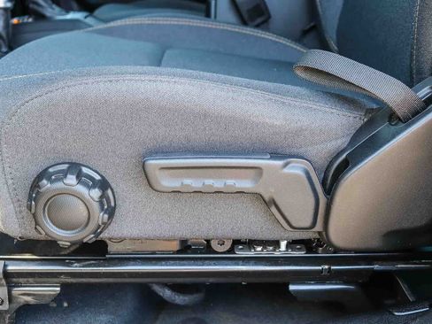 Used 2025 Jeep Wrangler Sport AWD/4WD image 21