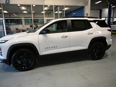 New 2026 Chevrolet Equinox LT w/ Convenience Package II image 7