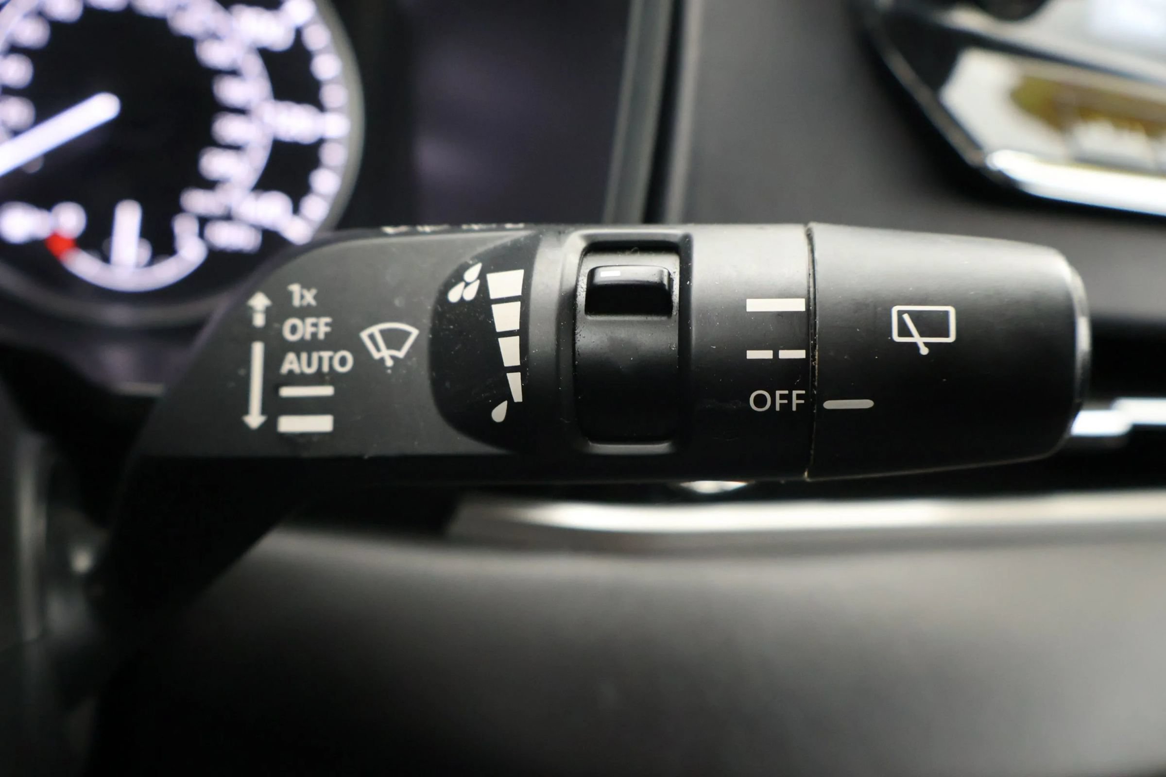 Used 2024 Mitsubishi Outlander FWD image 27