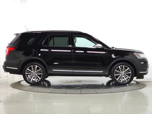 Used 2018 Ford Explorer Platinum image 12