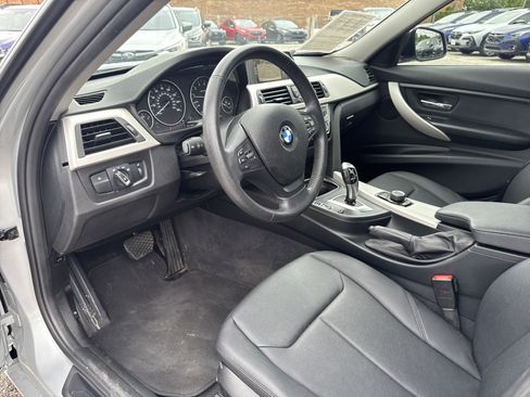 Used 2017 BMW 320i Sedan RWD image 24