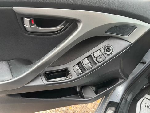 Used 2015 Hyundai Elantra SE w/ Option Group 03 image 13
