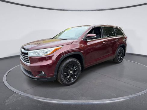Used 2015 Toyota Highlander Plus AWD/4WD image 1