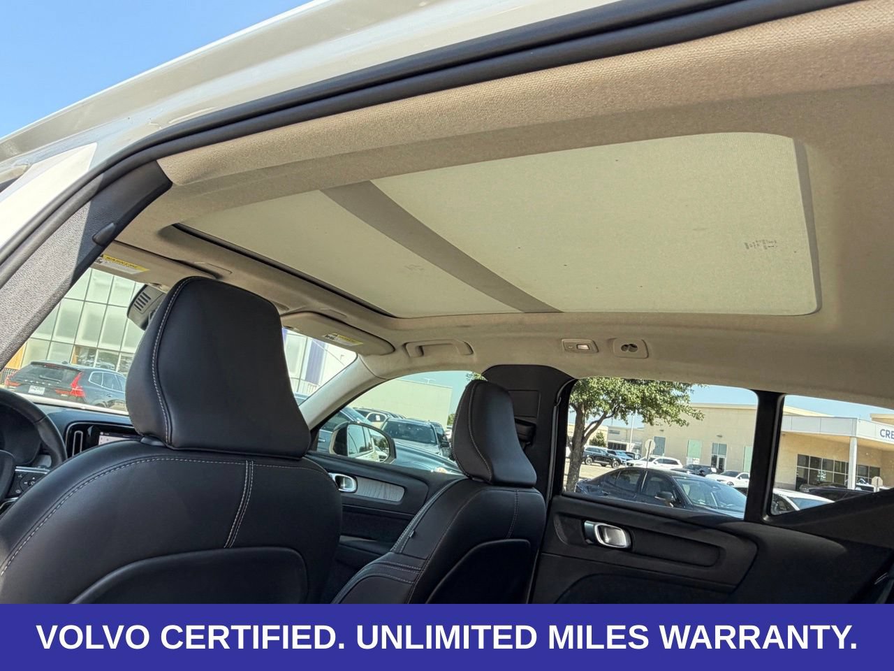 Certified 2025 Volvo XC40 B5 Plus AWD/4WD image 31