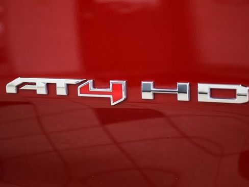 Used 2024 GMC Sierra 2500 AT4 w/ AT4 Premium Plus Package image 17