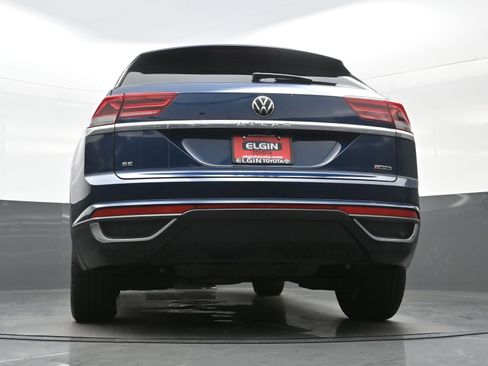 Used 2020 Volkswagen Atlas Cross Sport SE image 30