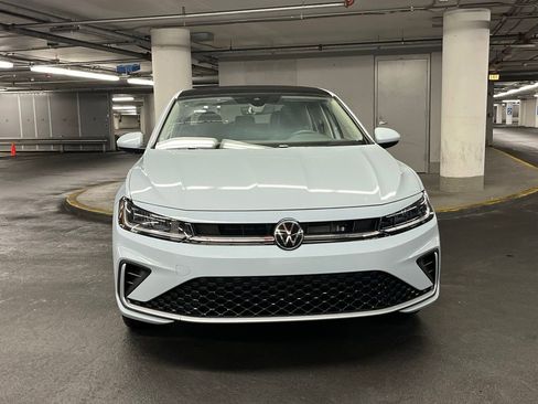 New 2025 Volkswagen Jetta SE image 30