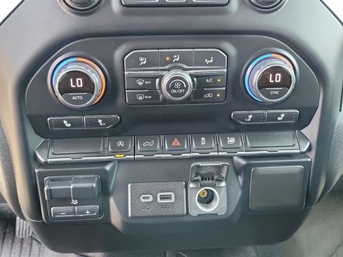 Certified 2021 Chevrolet Silverado 1500 LT image 33