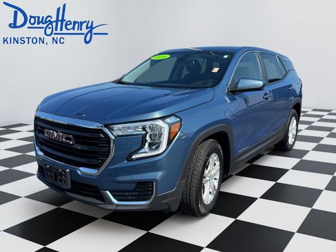 Used 2024 GMC Terrain SLE FWD image 1