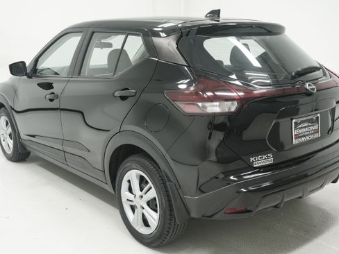 Used 2023 Nissan Kicks S FWD image 6