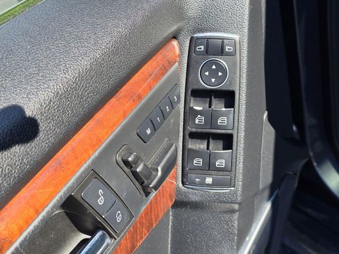 Used 2011 Mercedes-Benz GLK 350 4MATIC image 22