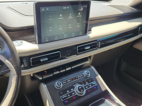 Used 2020 Lincoln Aviator Reserve RWD image 18